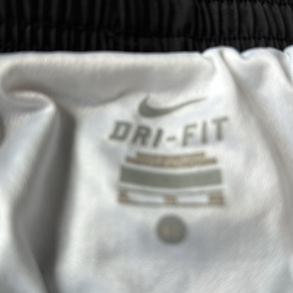 Girls black and white youth xl Nike athletic shorts - Picture 2 of 2